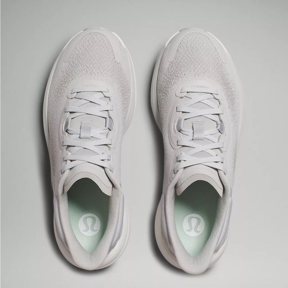 Lululemon Women’s Chragefeel Workout Low 2 Sneakers size 10.5 NWB - Picture 4 of 14